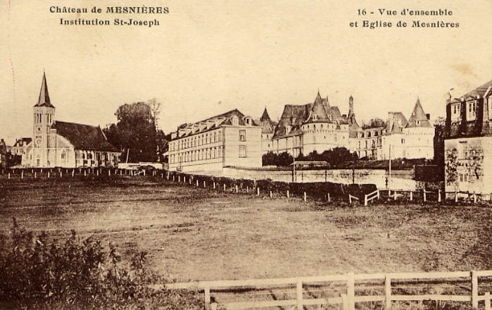 Le Château de Mesnières (76) - Vue d'ensemble et Eglise de Mesnières