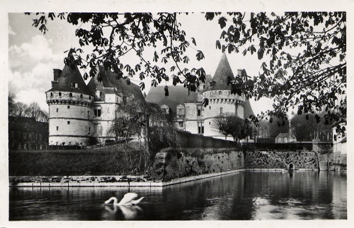 Le Château de Mesnières (76) - Le Château vu de l'Etang